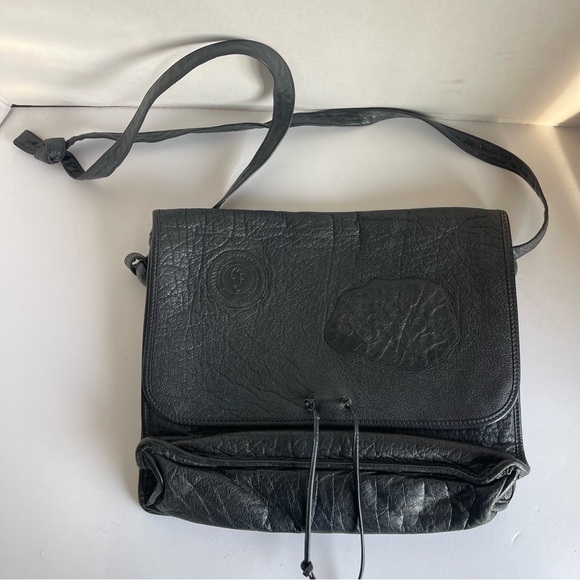 Vintage Carlos Falchi Crossbody Black Leather Bag
Made In The USA - Picture 10 of 17